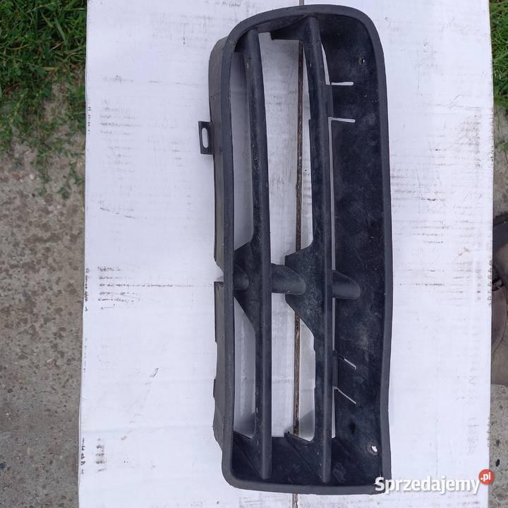 Zaślepka zderzaka atrapa przód prawa Vw golf IV Proszowice