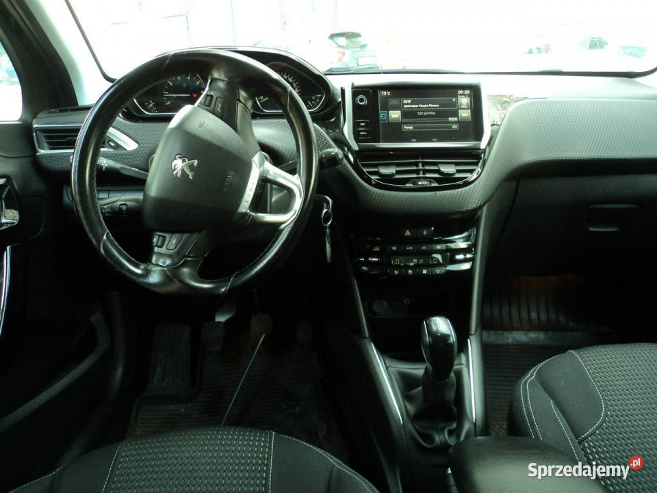 Peugeot 208 sprzedam peugeota 208 z 16r I ABS lubelskie Lublin sprzedam