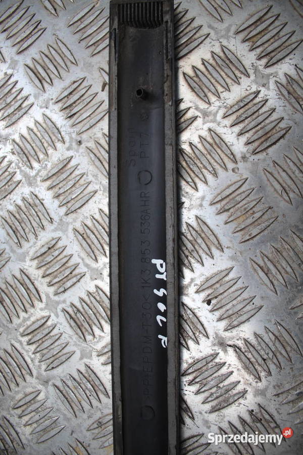 LISTWA BŁOTNIKA PRAWY TYŁ L041 VW GOLF V
