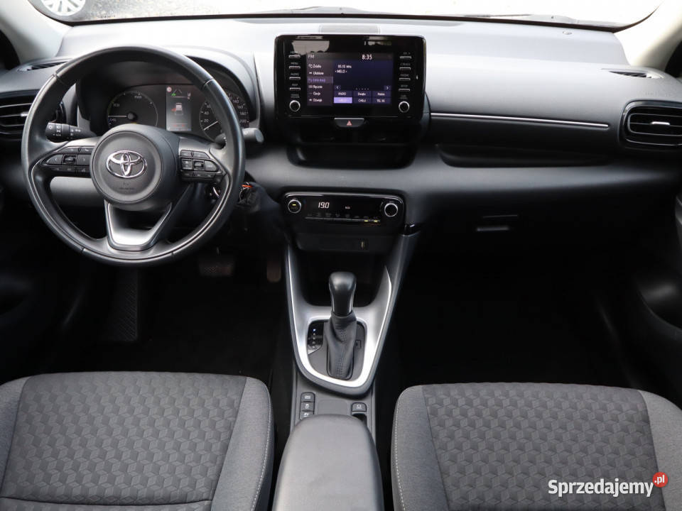 Toyota Yaris 15 VVTi Hybrid automatyczna Katowice sprzedam