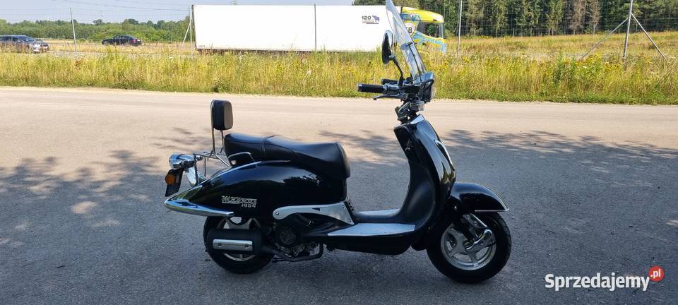 Skuter retro magnus piękny mały przebieg skuter Lubojna