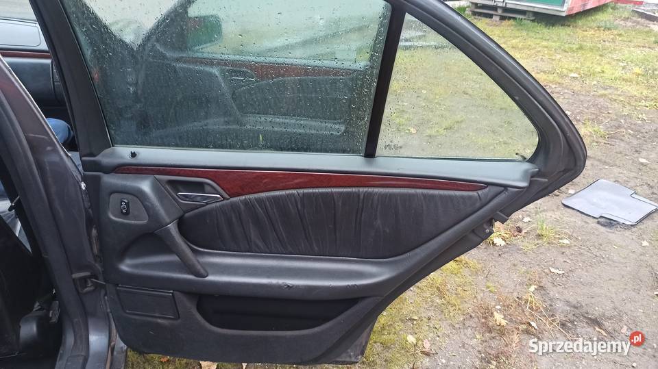 Mercedes E klasa w210 fotele kanapa skóra czarna Olesno