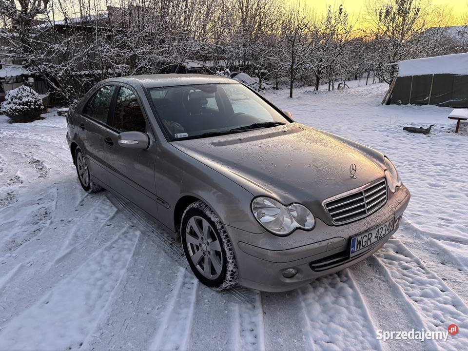 Mercedes c 180 manualna