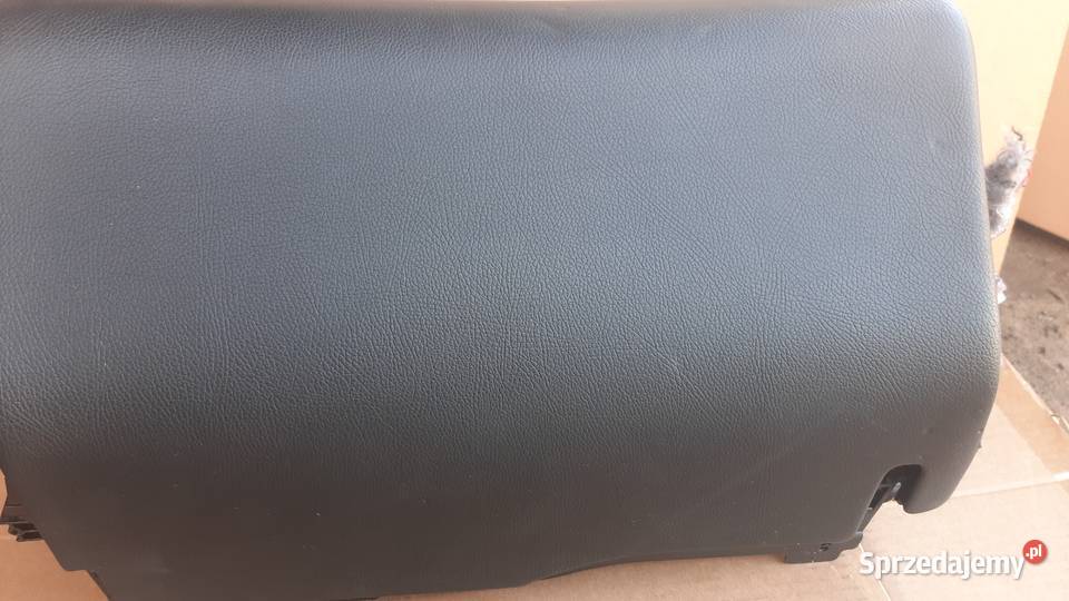 schowek pasażera prawy mercedes c w203 czarny Dębno
