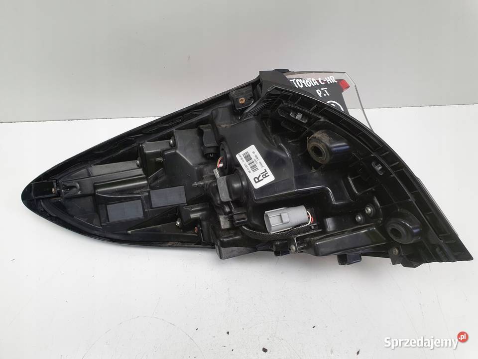 Toyota CHR CHR TYLNIA TYLNA LAMPA PRAWA prawy Janów
