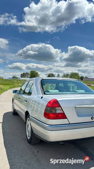 Mercedes stan idealny nieuszkodzony Ruszcza
