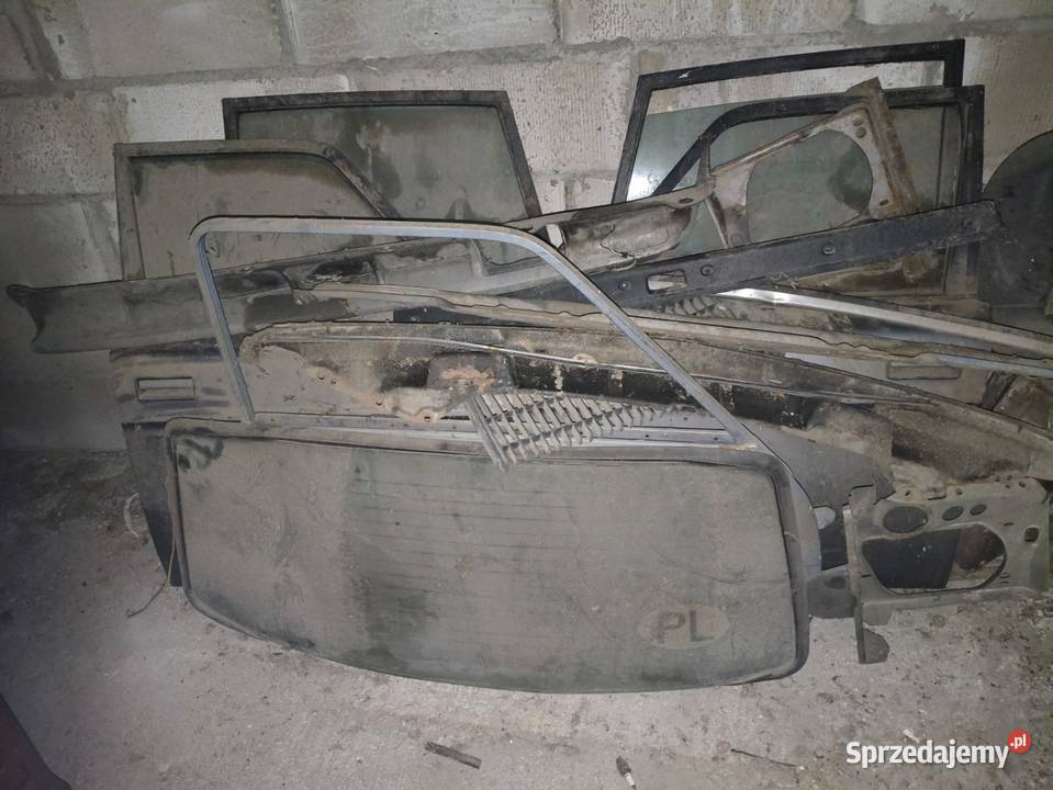 Drzwi Volvo serii 200 240245 sztuka pomorskie Bożepole Małe