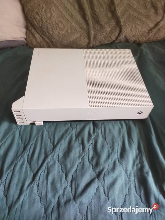 Sprzedam samą uszkodzoną konsolę Xbox one s Nieczatów
