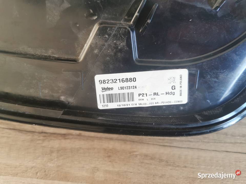 Lampa tylna lewa Peugeot 208 2019 Typ II Pielgrzymka