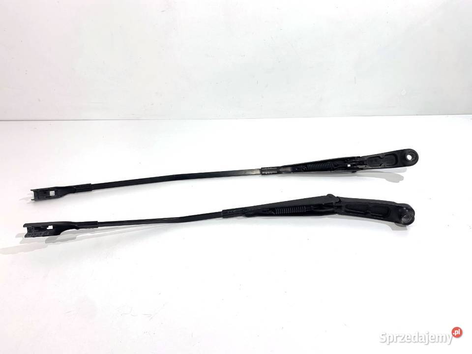 RAMIĘ WYCIERACZKI KOMPLET PRZÓD AUDI Q8