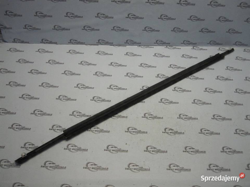 TOYOTA PRIUS II XW20 08r listwa zgarniająca Części samochodowe sprzedam