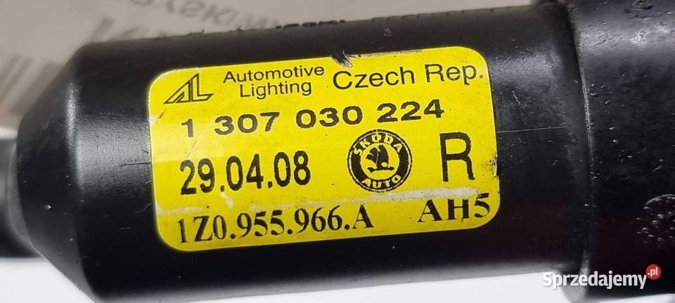 SPRYSKIWACZ PRAWY SKODA OCTAVIA II 1307030224 osobowe kujawsko-pomorskie Lipno