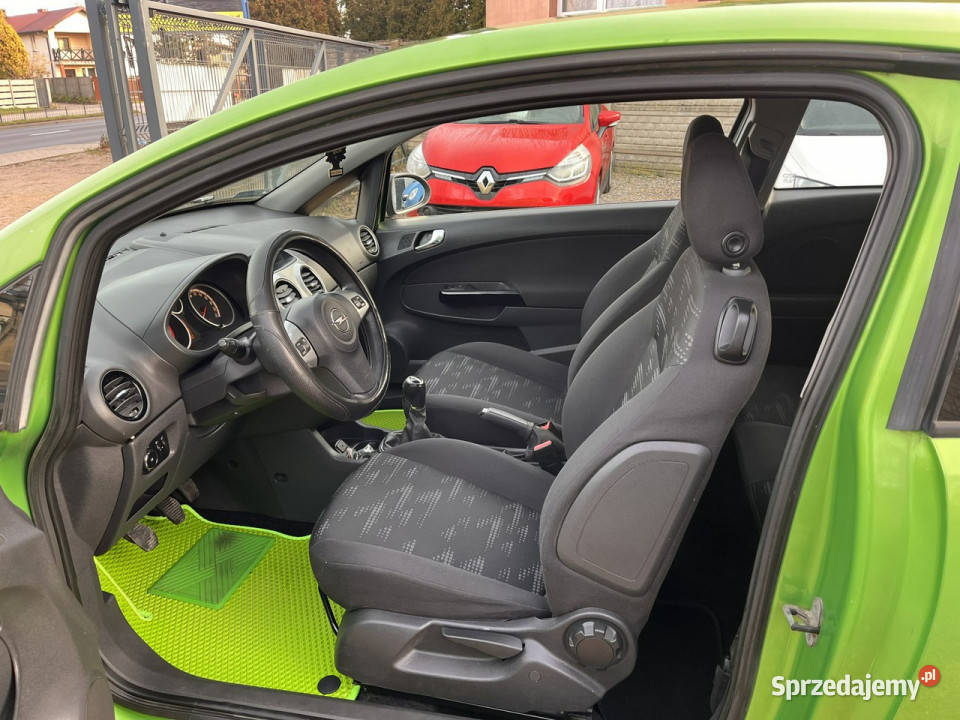 Opel Corsa 13 Zarejestrowany Klima El szyby Częstochowa