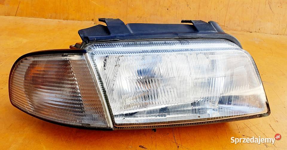AUDI A4 B5 REFLEKTOR PRAWY ORG 8DO941004A Radom