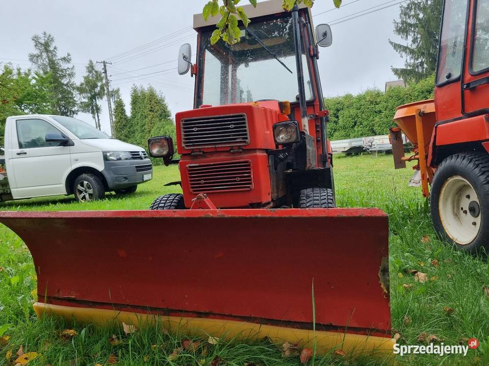 Sprzedam ciągnika komunalny moc 30 KW diesel z Skrzynia biegów Manualna Tarnów