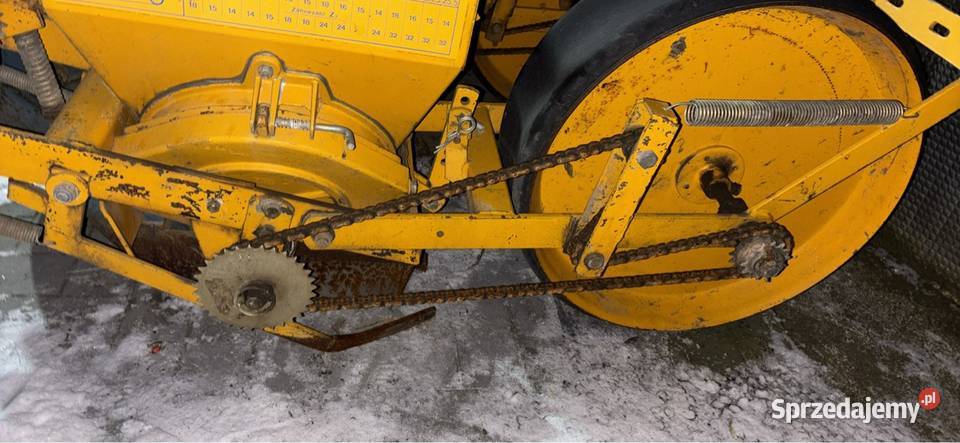 Siewnik kukurydzy nieuszkodzony