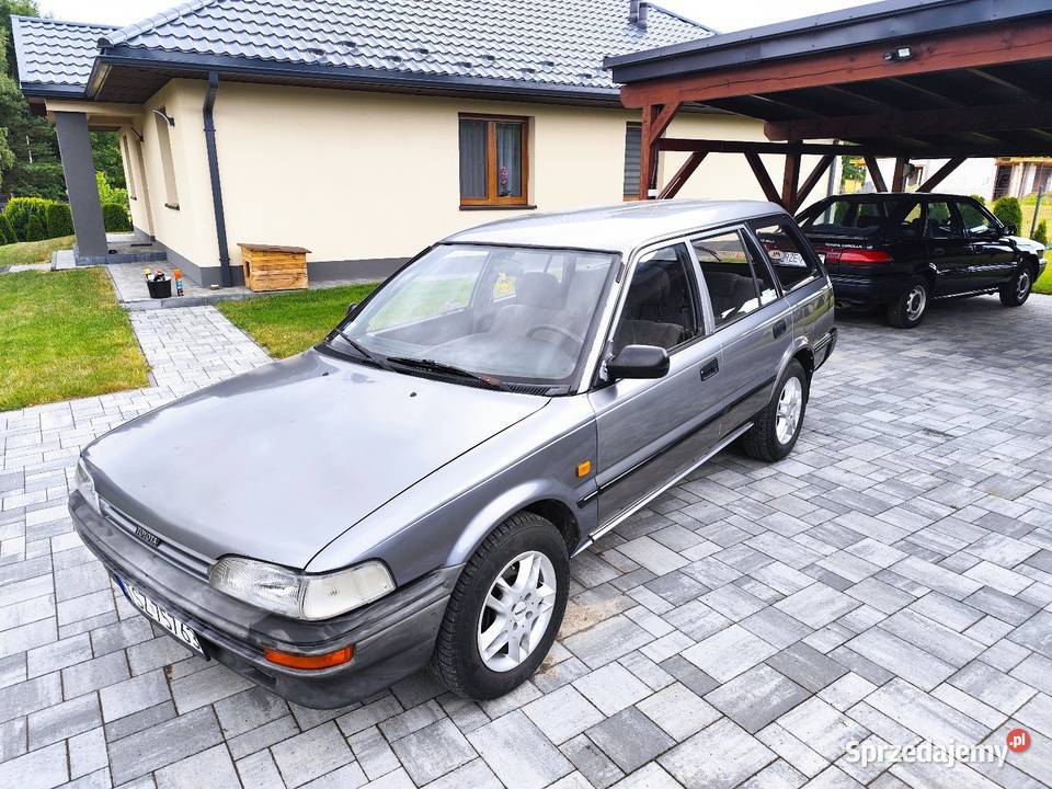 TOYOTA COROLLA E9 KOMBI 1989 samochód który Rzeszów