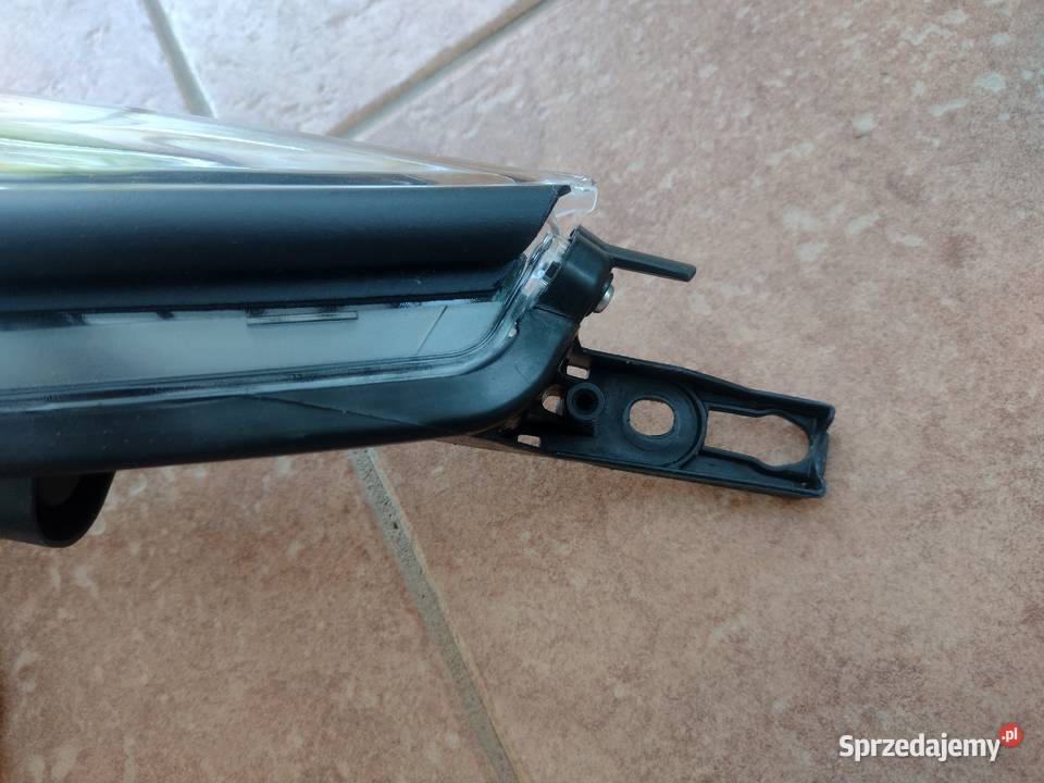 Lampa przednia chr LED Toyota OE 81110F403100 Białystok
