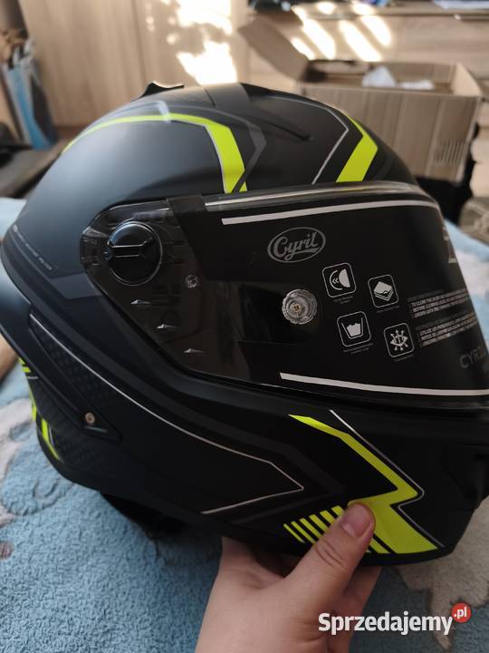 Kask motocyklowy CYRIL R1 czarny mat żółty neon