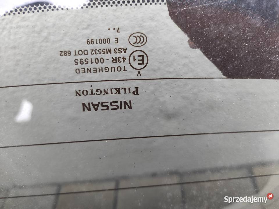 Szyba klapy bagażnika Nissan Juke I F15 2017r Osiek
