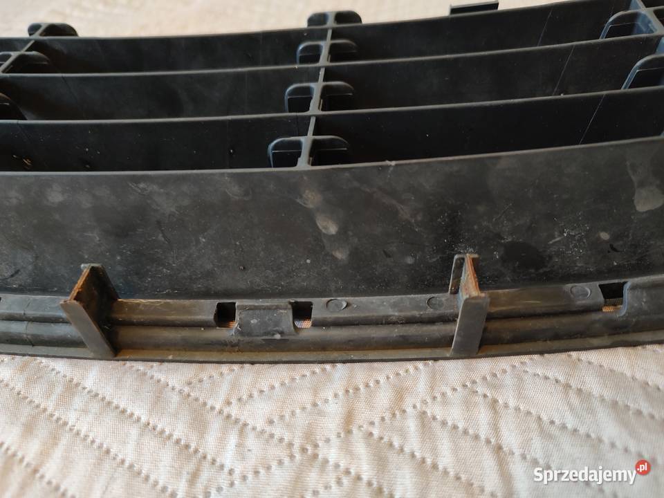 Grill atrapa kratka przód Suzuki Kizashi Busko-Zdrój