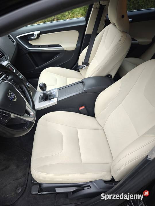Sprzedam samochód marki Volvo V60 2011 r diesel Volvo Zagórzyca