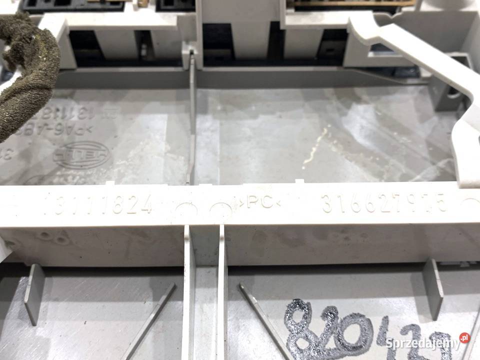 LAMPA SUFITOWA OPEL ASTRA H 13112203 Hatchback sprzedam