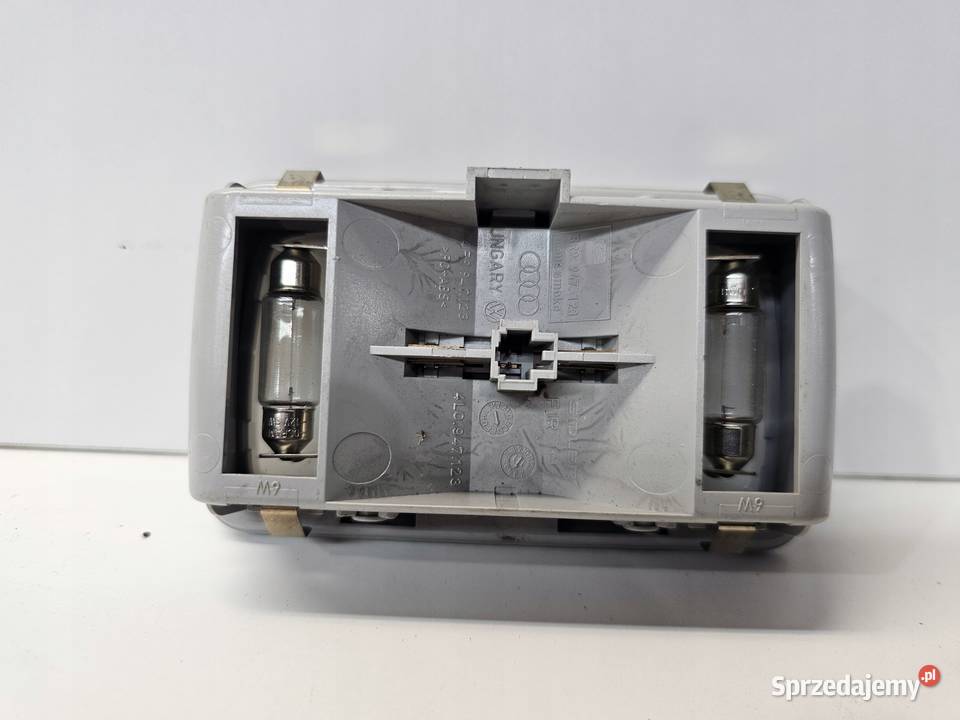 OŚWIETLENIE KABINY AUDI A6 C6 KOMBI 4L0947123 Przystajń