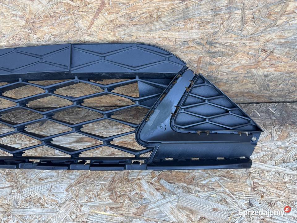 Środkowa kratka zderzaka przód seat Arona lift Międzychód