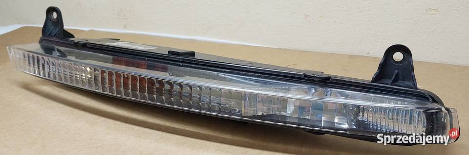 KIERUNKOWSKAZ LAMPA PRAWY PRZÓD AUDI Q7 4L osobowe Mielęcin
