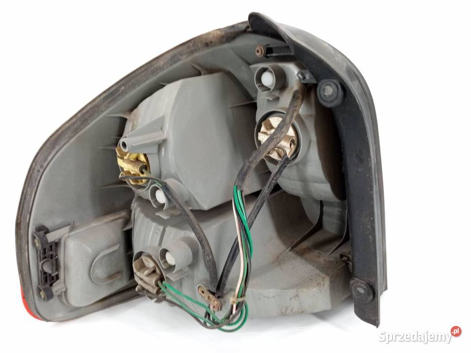 LAMPA TYŁ PRAWA EU Hyundai Santa Fe I 20002006 osobowe Oświetlenie