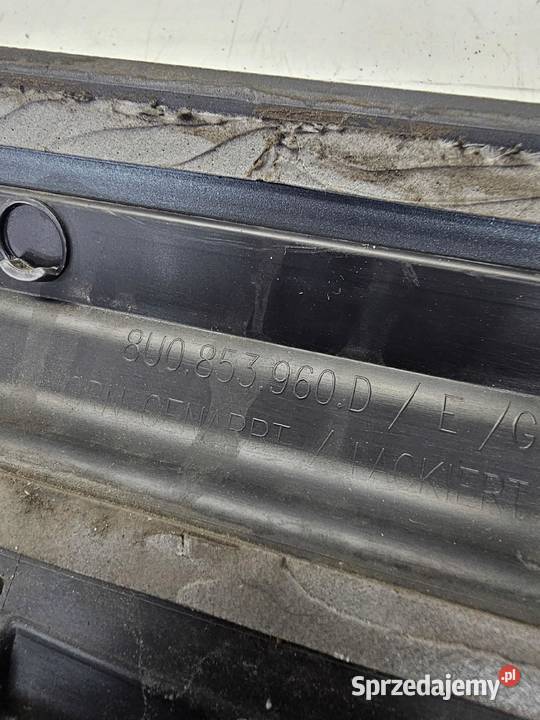LISTWA DRZWI PRAWY PRZÓD AUDI Q3 8U 8U0853960D Przystajń