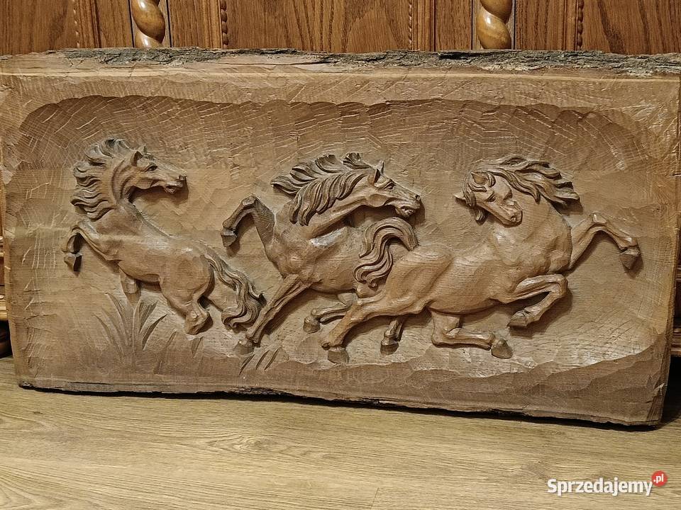 Duża płaskorzeźba w drewnie Konie w szale Lipno
