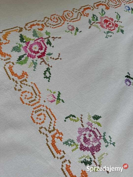 obrus ręcznie haftowany róże rękodzieło śląskie Zabrze
