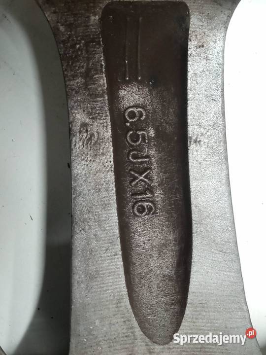 FELGA ALUMINIOWA R16 5X1143 ET48 OC67MM 65J