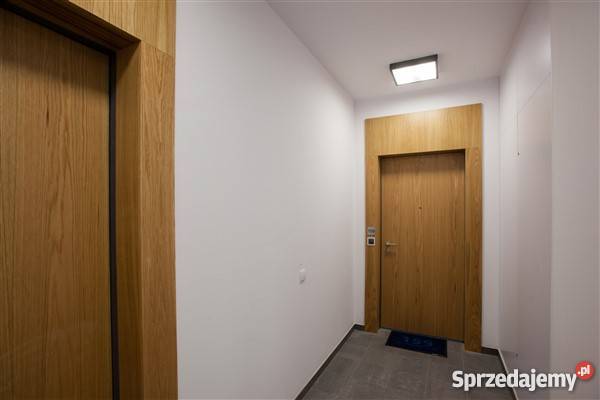 Bezpośrednio z dwupoziomowym tarasem na dachu Warszawa