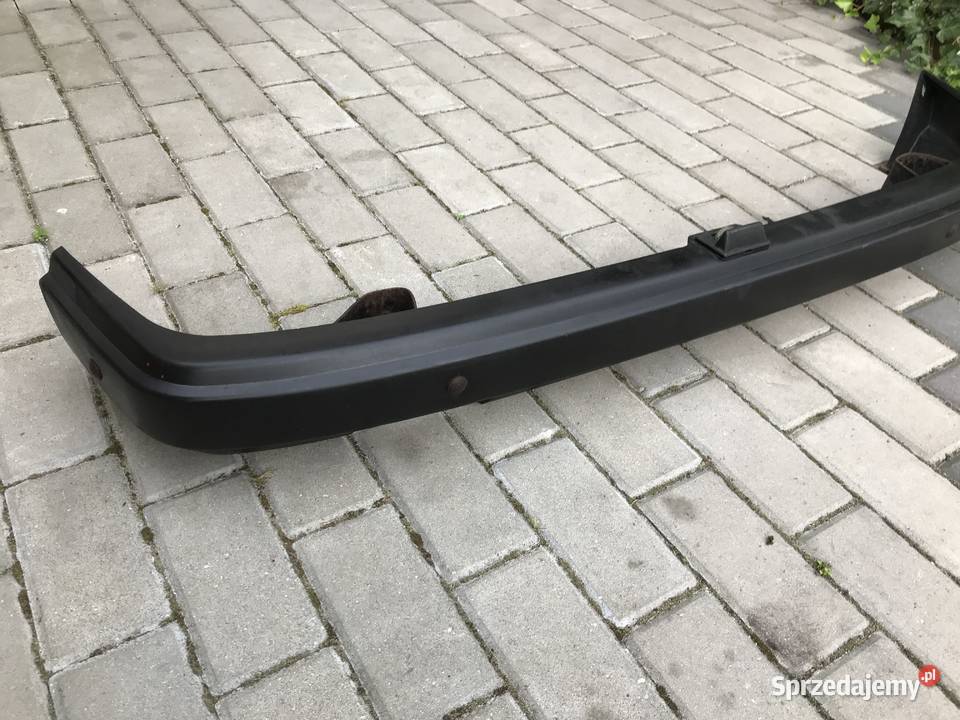 Zderzak tylni P4 Fiat 126p z mocowaniami Włoszczowa