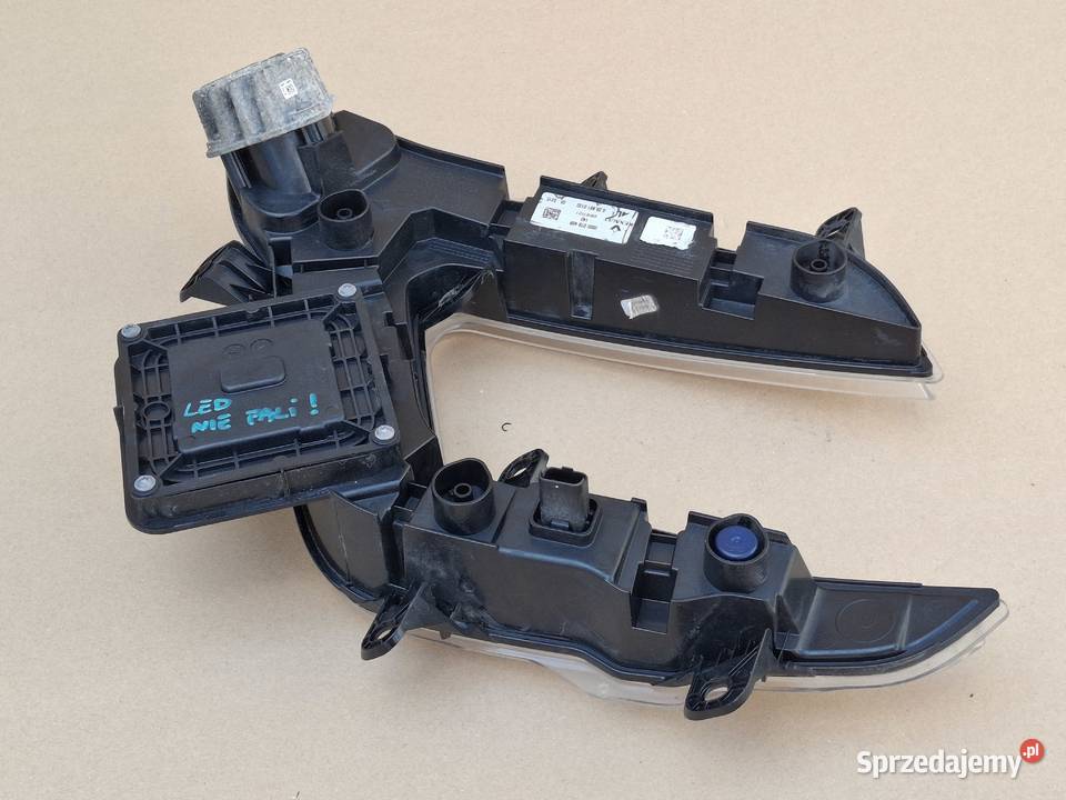 RENAULT CAPTUR LIFT HALOGEN LED DRL PRAWY LAMPA