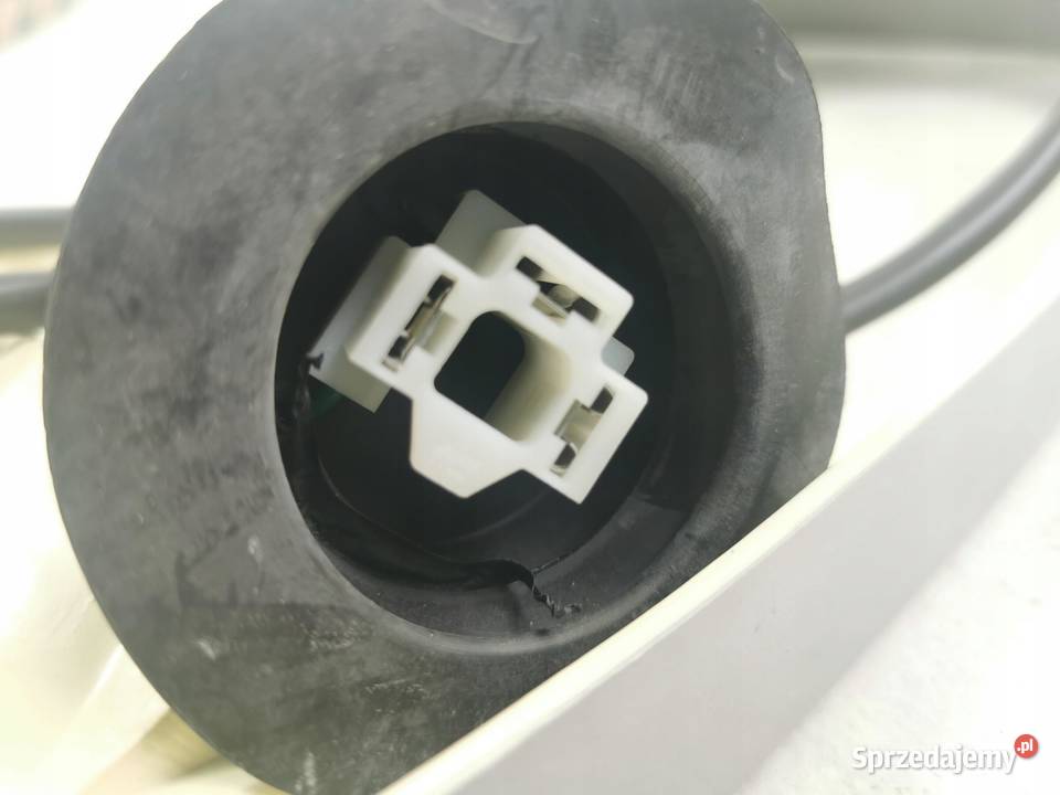 RAMKA LAMPY LEWY PRZÓD KIERUNEK 5PIN IVECO 75NC