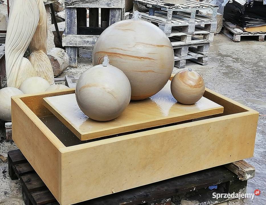 Piękna fontanna z piaskowca kamień naturalny dolnośląskie Kamienna Góra
