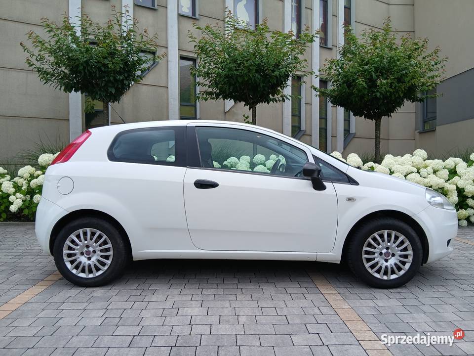 FIAT GRANDE PUNTO 12 2009r Przebieg 135 Klima manualna Gliwice