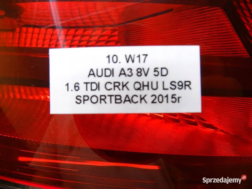 LAMPA LEWA LEWY TYŁ TYLNA W BŁOTNIK AUDI A3 8V