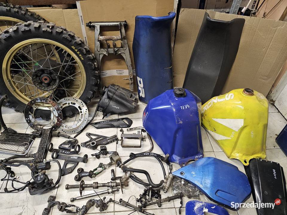 Suzuki DR 600 650 części koło lagi owiewka bak Jelenia Góra