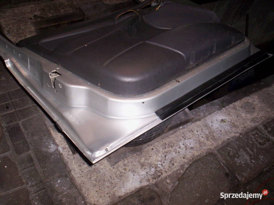 FORD FOCUS MK1 Drzwi Lewe Przód 9804r Hatchback Mokrzesz