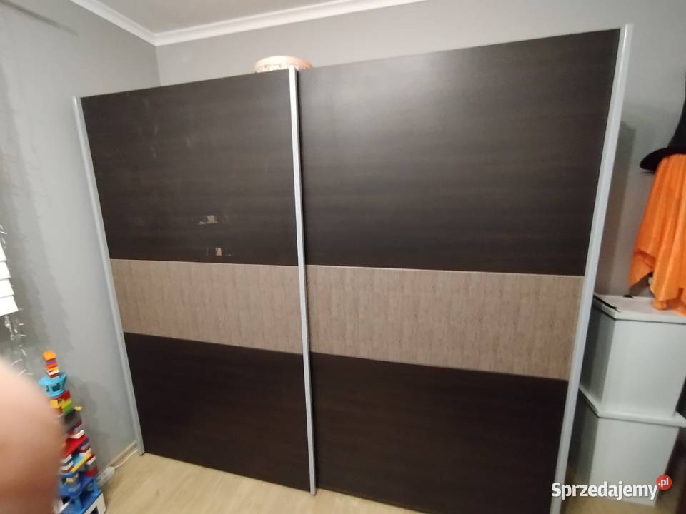 Szafa z przesuwanymi drzwiami szer 24m gł 058m Łódź