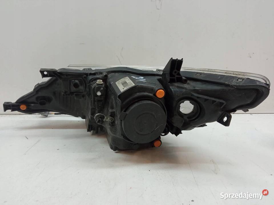 LAMPA PRZÓD PRAWA EU E18 8111002E21 Toyota Auris