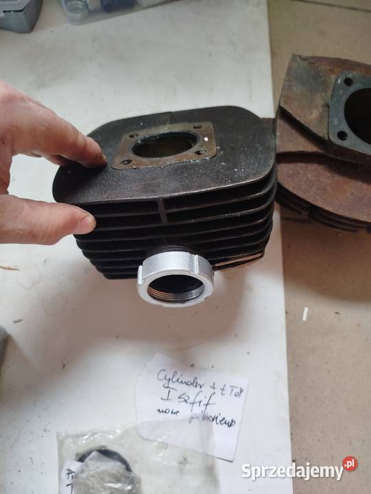 Cylinder żeliwny WSK z tłokiem Piotrków Trybunalski