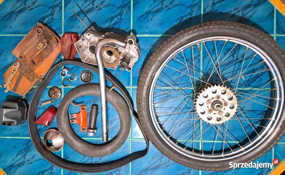 Motorynka fabrycznie nowe części odbiór osobisty Motoryzacja Wiązów