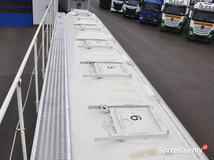 Naczepa do paszy 7 kom 3 osie mazowieckie