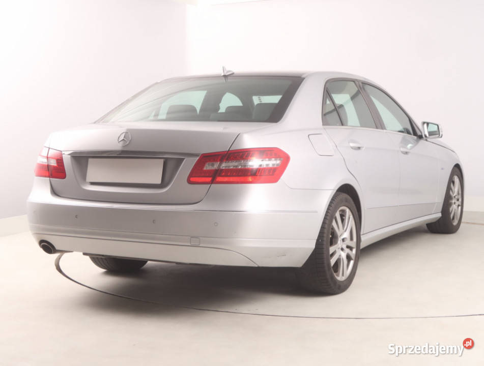 Mercedes E E 200 benzyna Piaseczno